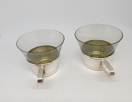 Deux verres vintage avec - deux,