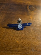 INSIGNE ÉMAILLÉ ANCIEN ARMEE DU MATERIEL 