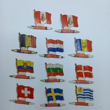 Lot de 11 drapeaux en métal  Biscuits l'Alsacienne