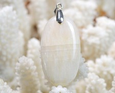 Aragonite 64 carats -