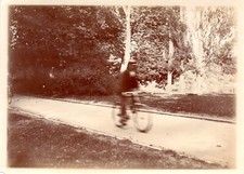 G249 Photographie vintage Originale Bicyclette vélo ancien flou vitesse  1900