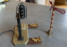 Echelle O Hornby signal 3 feux + sémaphore  métal