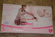 lit corolle pour poupee fleche