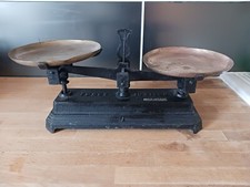 Ancienne balance Roberval  force 10 kg avec 2 plateaux en cuivre 