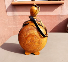 ANCIENNE Bouteille GOURDE à LIQUEUR en BOIS Sculpté .