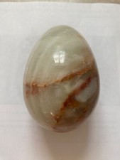 oeuf en pierre semie precieuse 12 cm x 8 cm et 907 grammes