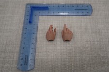 HOT TOYS - DX 10 - T 800 - TERMINATOR - PAIRE DE MAINS TENUE ARME - EPN - 1/6