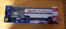 SEMI REMORQUE AMERICAIN - N°38 - Kenworth Bullnose (1951) -Mackie The Mover 1/43
