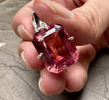 Pendentif pierre précieuse en