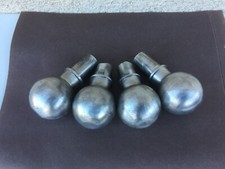 Anciens pieds boules en