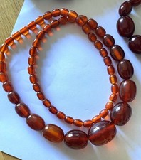 69 g Collier Perle Bakelite