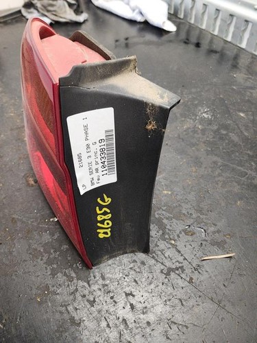 Feu arriere principal gauche