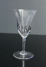 verre à vin  en cristal de saint louis modèle cerdagne H 16,2cm signé