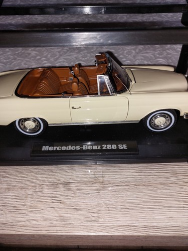 Voiture miniature mercedes 280 - voiture,