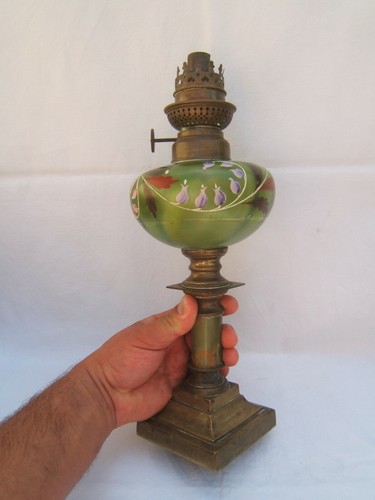 Ancienne lampe pétrole art - ancienne,