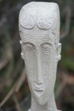 MO02  FIGURINE STATUETTE