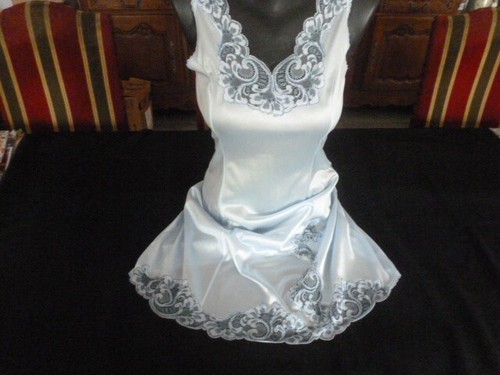 Jolie combinaison fond - de, robe