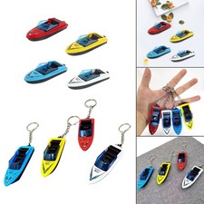 Lot de 4 mini bateaux à