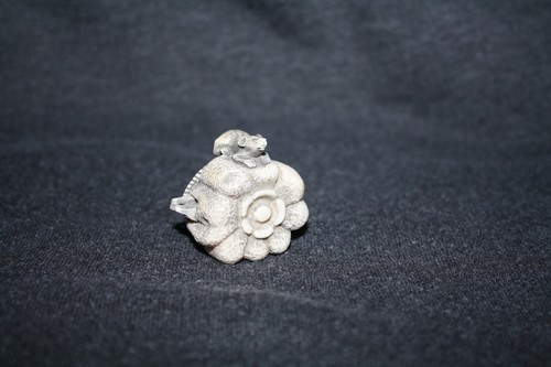 Netsuke melon with moveable - with,