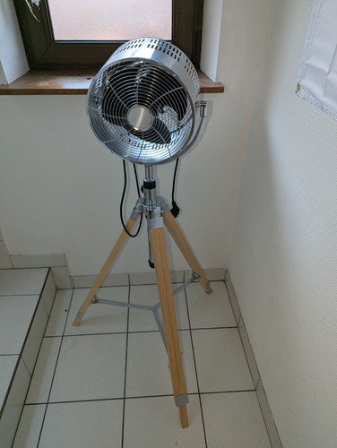 Ventilateur sur pied trépied