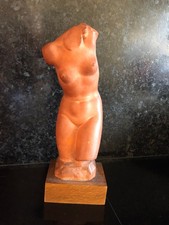 RARE ET ANCIENNE SCULPTURE TERRE CUITE TORSE DE FEMME NUE SIGNEE