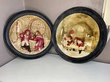 Assiettes Ancienne en Plâtre Mural Décorative Personnages Relief Scène Médiéval