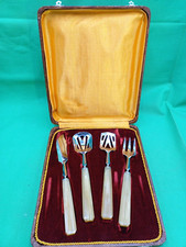 SERVICE A DESSERT EN METAL ET