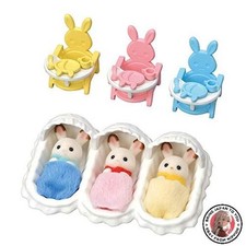 Ensemble poupée / meubles de