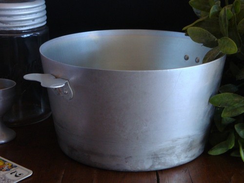 Vintage moule creme - moule, a