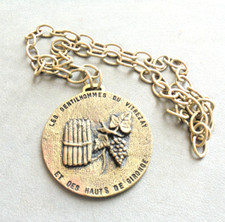 Médaille  Confrerie Gentilhommes  Vitrezay et des Hauts de Gironde Asperge Vin