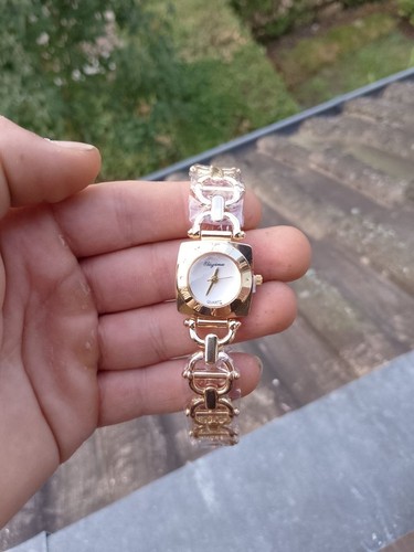 Montre femme carrée dorée - montre,