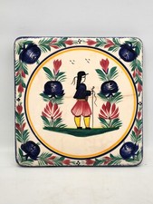 Ancien dessous de plat en faïence décor Breton signé Henriot Quimper