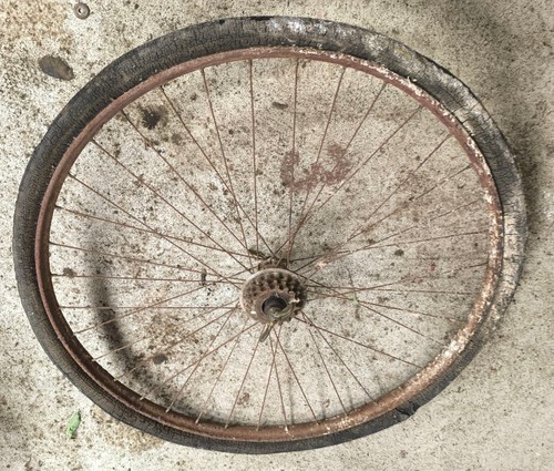 Roue arriere 700 chapeau - -,