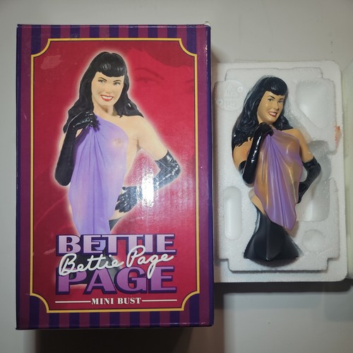 Bettie page mini bust - bettie,