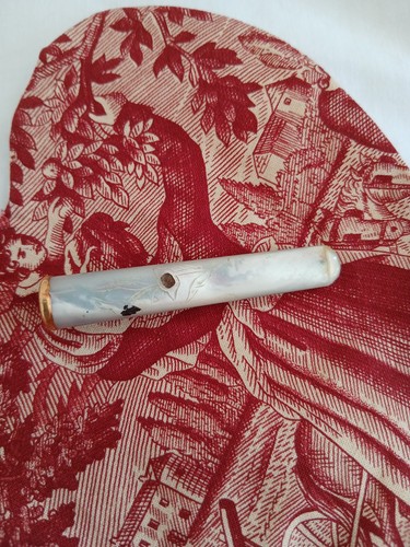 Ancien fume cigarette nacre - en,