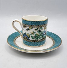 Tasse et sous-tasse à café