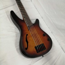 Guitare basse électrique