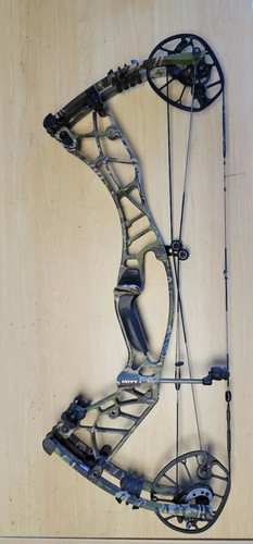 Hoyt axius alpha compound bow - alpha,