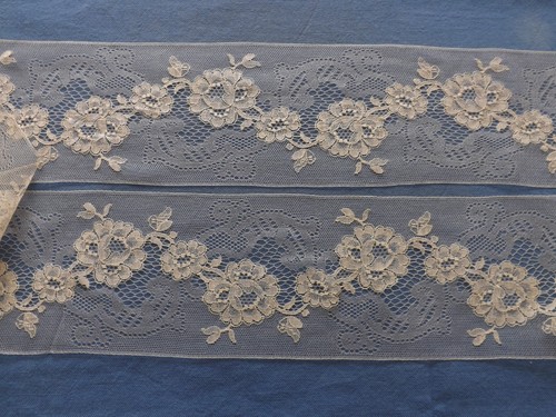 Superbe dentelle très - dentelle,