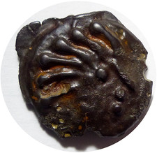 SÉNONS Potin à la tête