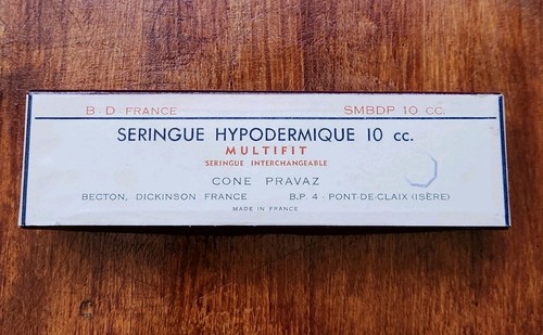 Seringue hypodermique - seringue,