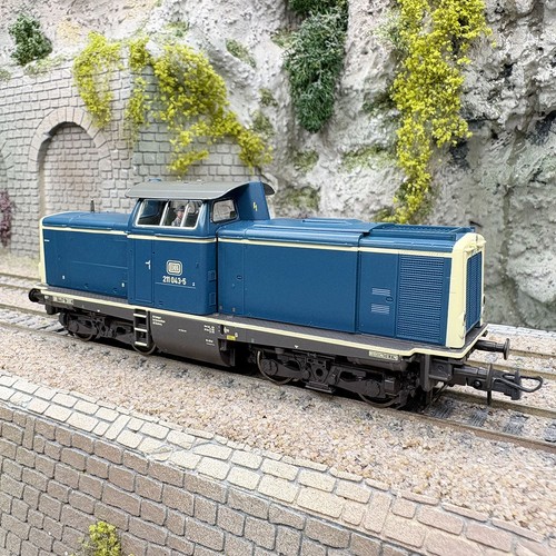 Locomotive diesel 211 043-5
