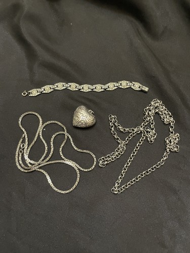 Lot bijoux fantaisie - de,