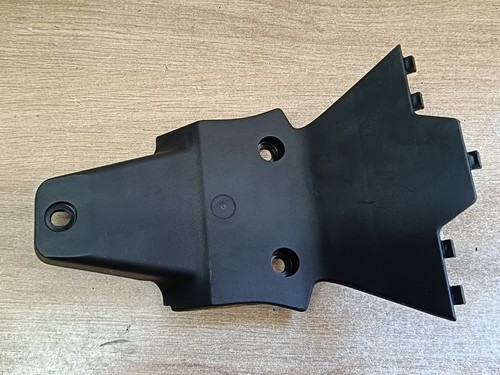 Cache plastique carenage - un,