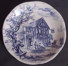 1 assiette décorative Faïence GIEN - LUDLOW, faïence blanche décor bleu.