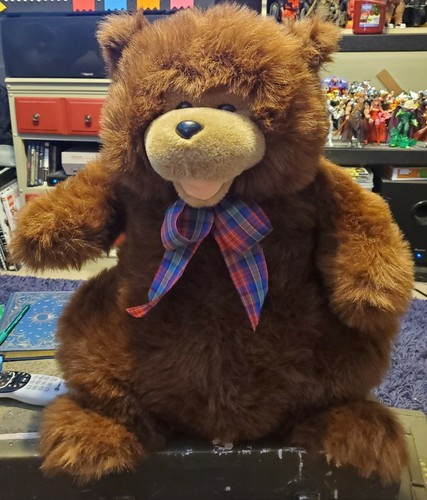 Chrisha playful plush 1988 - playful,