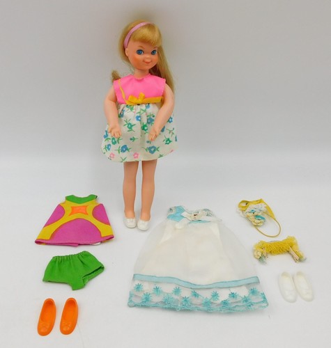 Barbie tout monde 1960s - le,