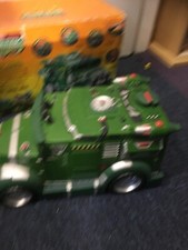 Char blindé fourgon et boîte