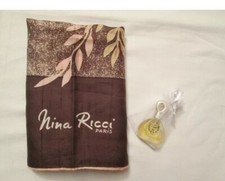 Nina Ricci foulard marron  77 x 77 cm + Van Cleef & Arpels First Cadeau