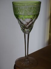 UN ANCIEN VERRE A VIN COULEUR